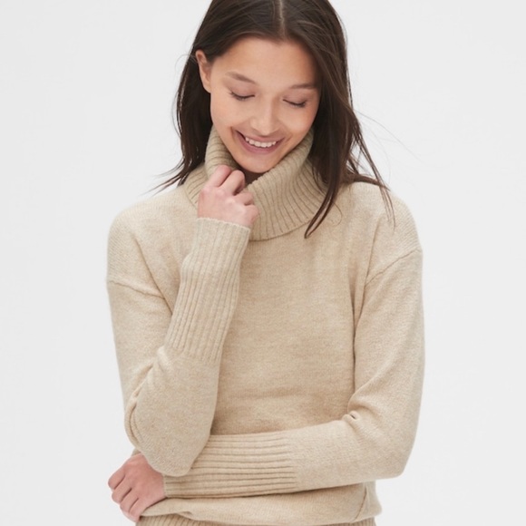 ea7 tracksuit mens grey